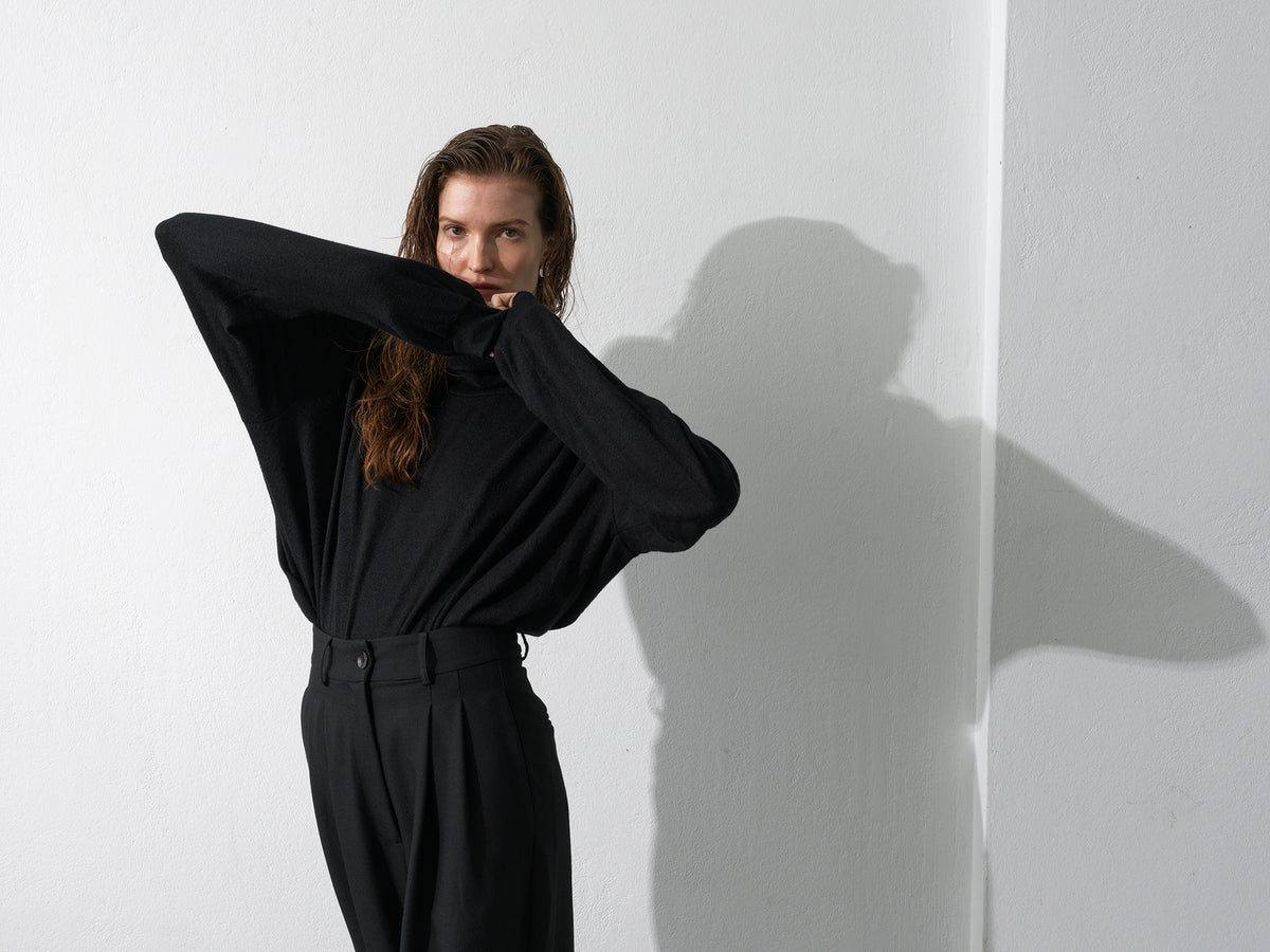Knit High-Neck .Black