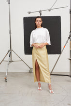 Load image into Gallery viewer, Pearl T-shirt
